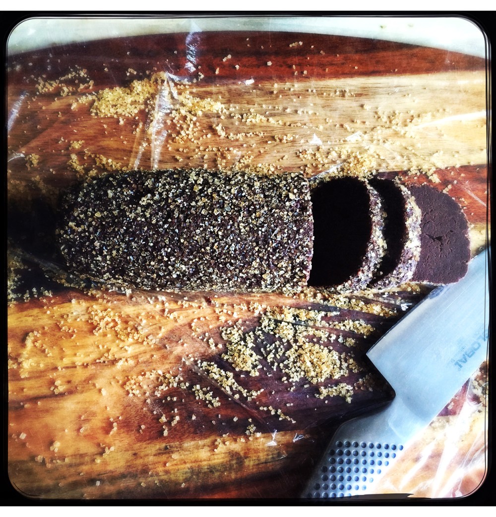 choc-shortbread-roll-cut