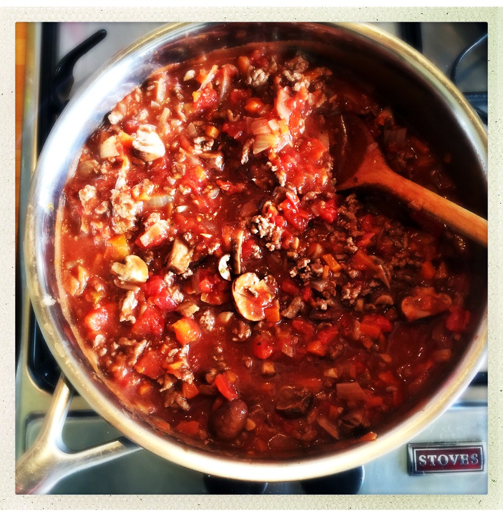 bolognese-sauce-cooking