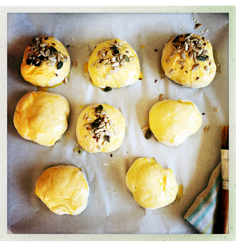 WHITE ROLLS EGG SEEDS