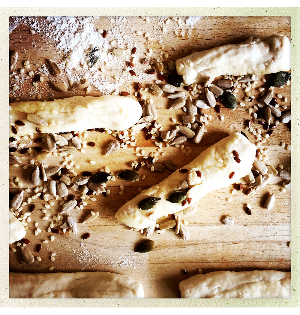 BREADSTICKS ROLL SEEDS