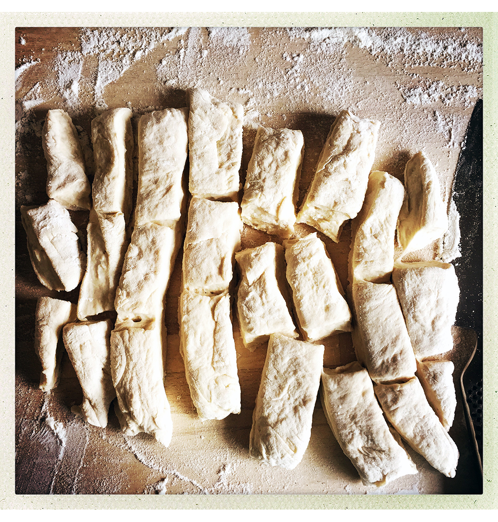 BREADSTICKS TRIO CUT