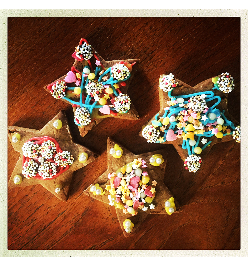 GINGERBREAD STARS DECORATED