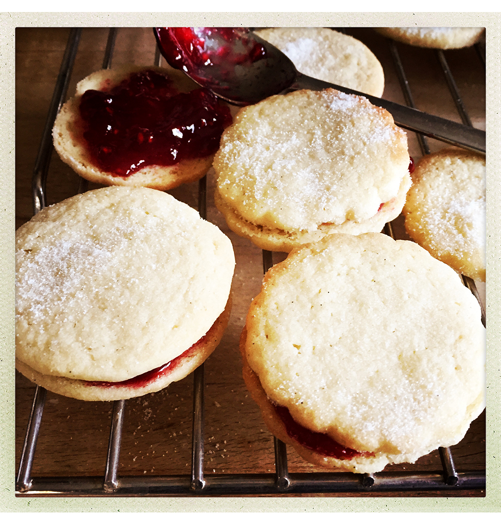 HALLOWEEN BISCUITS JAM