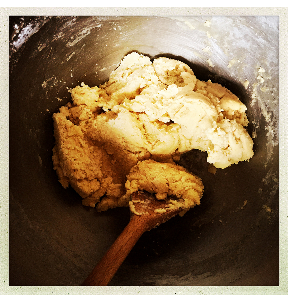 HALLOWEEN BISCUITS STEP 4